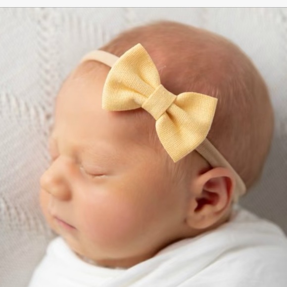 Itty bitty baby bows in time for Easter 🐣! - Picture 8 of 8